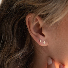 14K Gold Laura Cross Single Stud Earring*