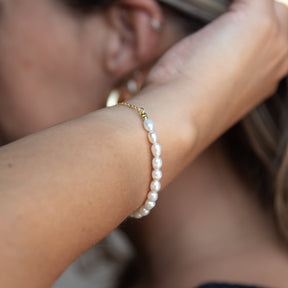 Dainty Pearl Chain Bracelet