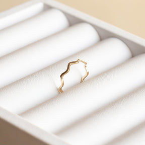 14K Gold Wavy Ring