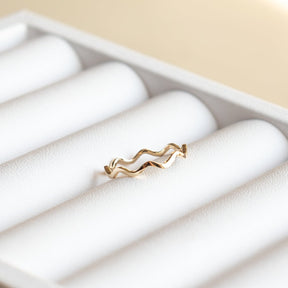 14K Gold Wavy Ring