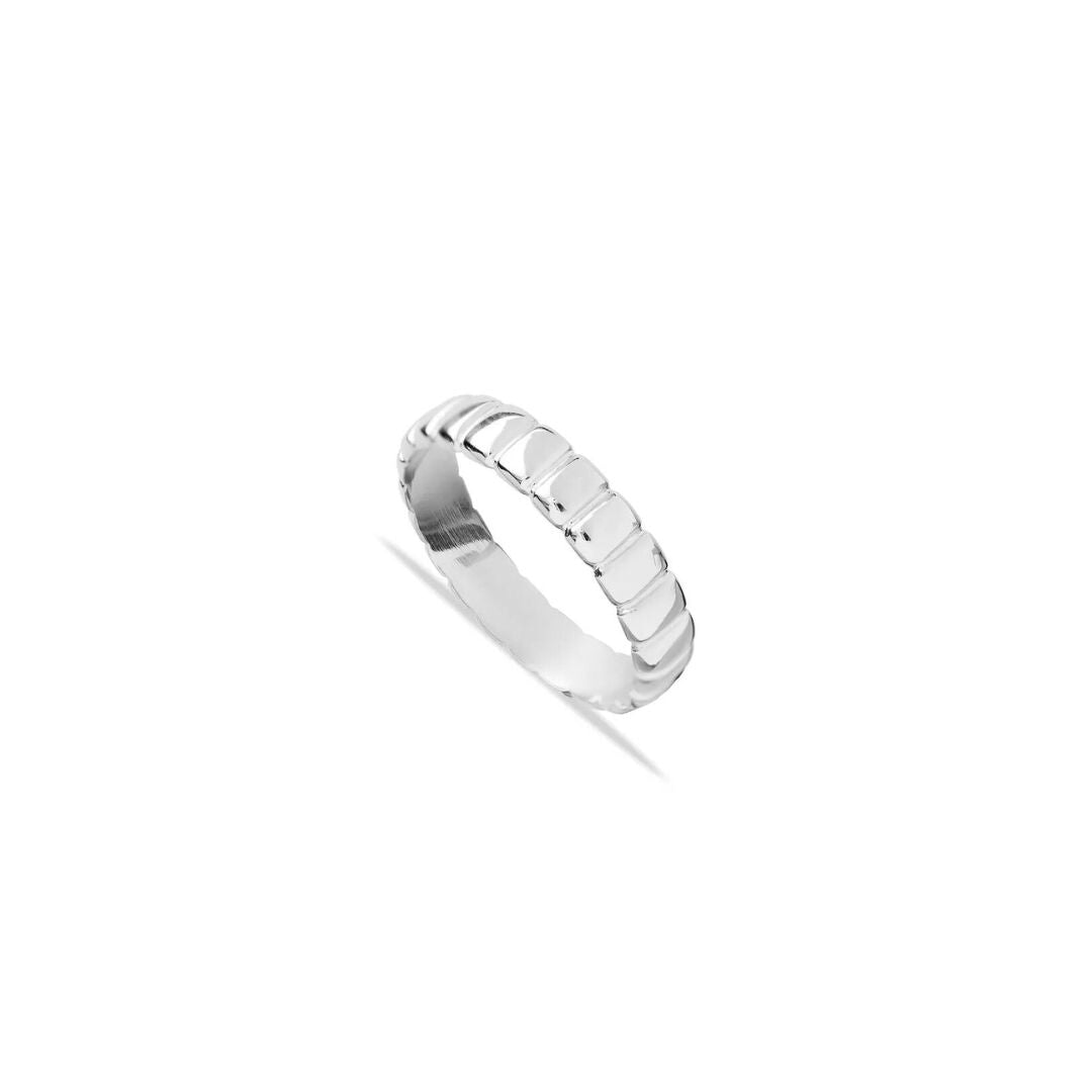 Ribbed Band Ring